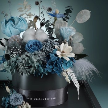 Enchanted Eternal Roses Bouquet in Heart Acrylic Box – 3+ Year Freshness Enchanted Eternal Roses Bouquet in Heart Acrylic Box – 3+ Year Freshness